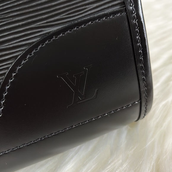 💃AUTHENTIC LOUIS VUITTON EPI MADELEINE PM BLACK TOTE SHOULDER HANDBAG AR4078 - Picture 2 of 14